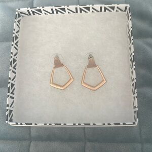 Kendra Scott rose gold earrings